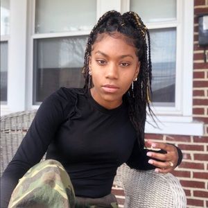 Meet your Posher, Anishae